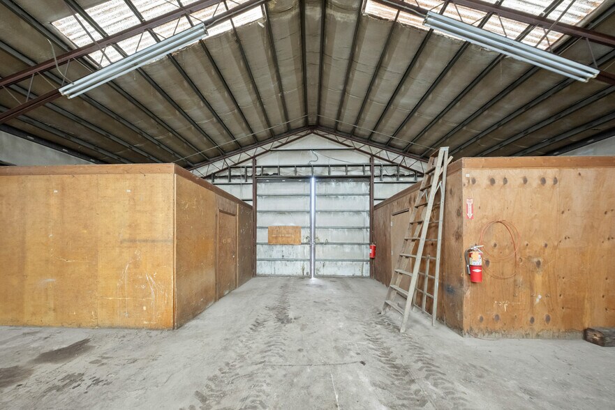 More Photos Of 100 Armco Rd, Ashland Manufacturing For Lease