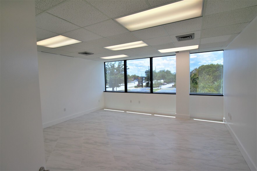 More Photos Of 2701 W Oakland Park Blvd, Oakland Park Office For Sale