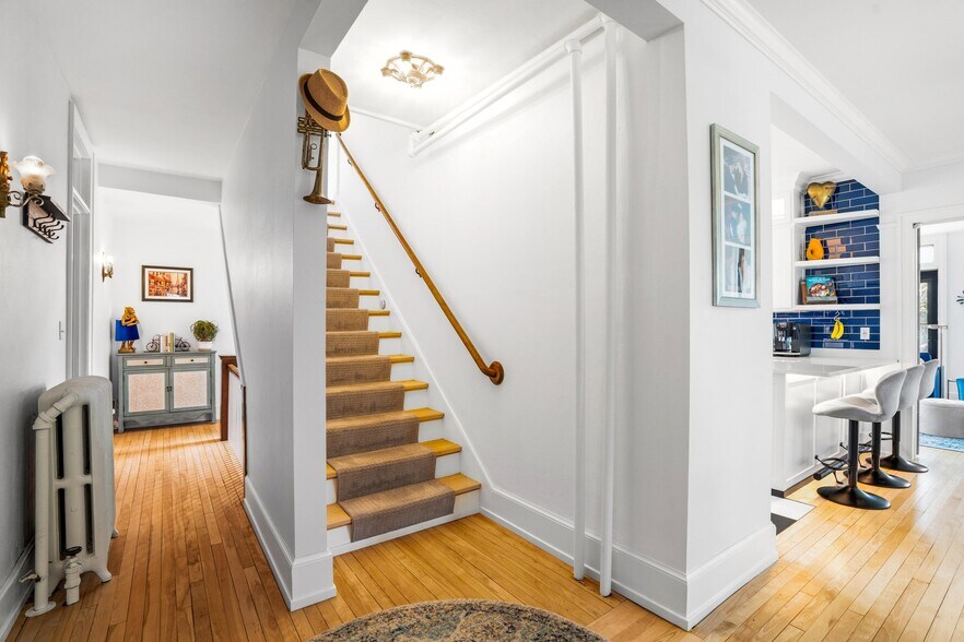 More Photos Of 90 S Main St, Hartford Hospitality For Sale