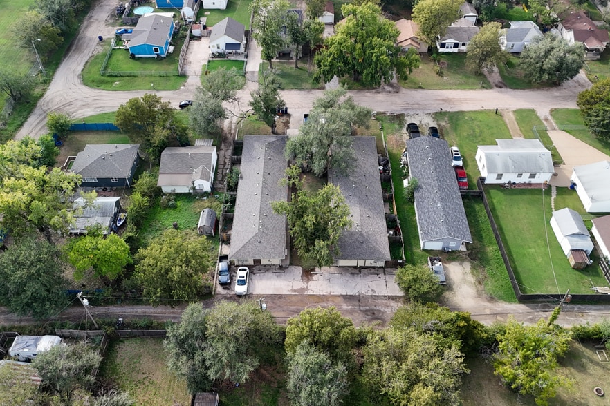 More Photos Of 1322 S Vine St, Wichita Apartments For Sale