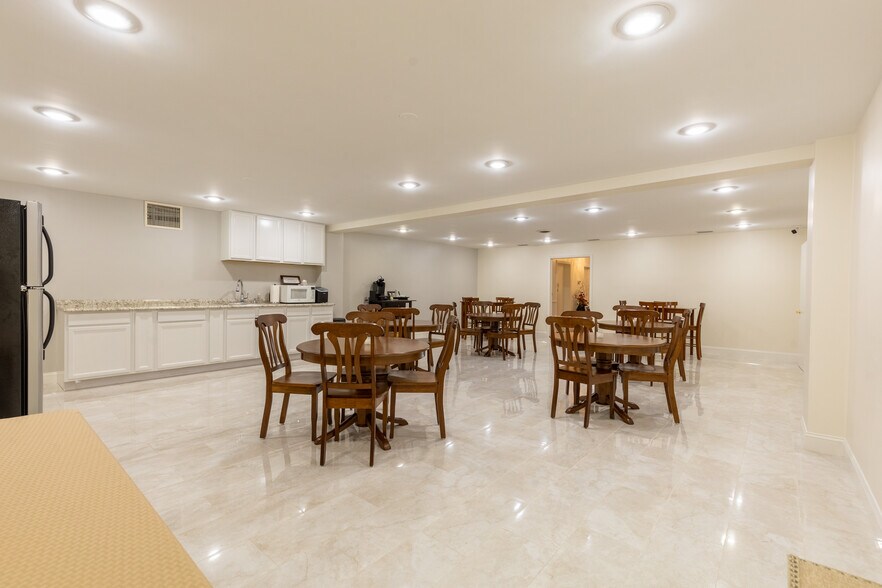 More Photos Of 3530 49th St N, Saint Petersburg Funeral Home For Sale