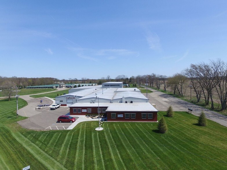 More Photos Of 7878 Gull Rd, Richland Warehouse For Lease