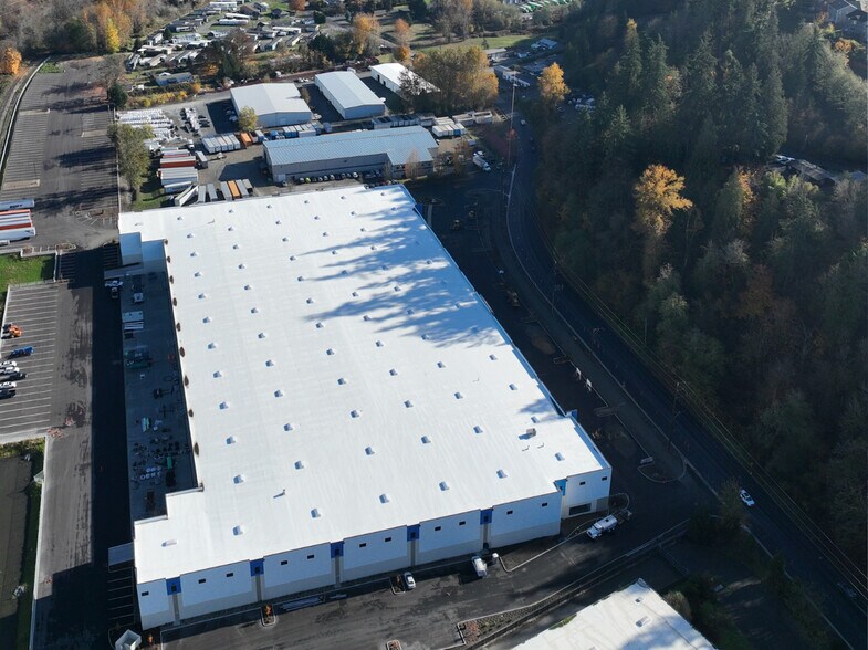 More Photos Of 14021 E Pioneer Way, Puyallup Manufacturing For Lease