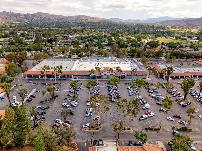More Photos Of 1300-1530 N Moorpark Rd, Thousand Oaks Unknown For Lease