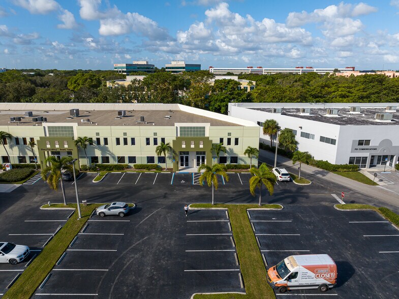 More Photos Of 1200 S Rogers Cir, Boca Raton Warehouse For Lease