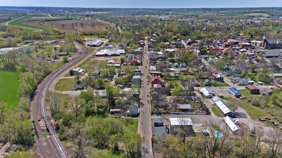 More Photos Of 305 N Main St, Ste Genevieve Storefront Retail Residential For Sale