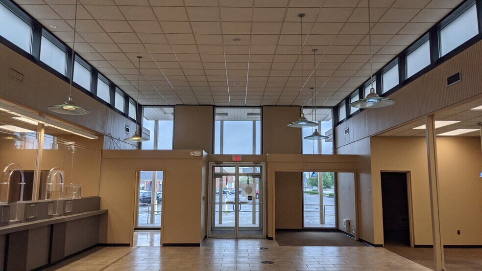 More Photos Of 1078 Patterson Rd, Dayton Bank For Lease