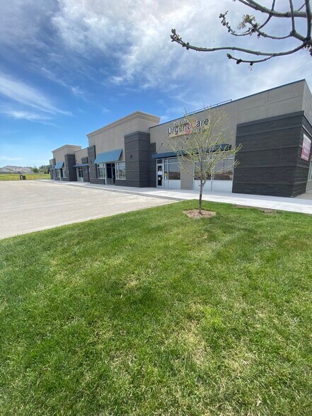 Primary Photo Of 4720 W Huntington Ave, Lincoln Freestanding For Lease