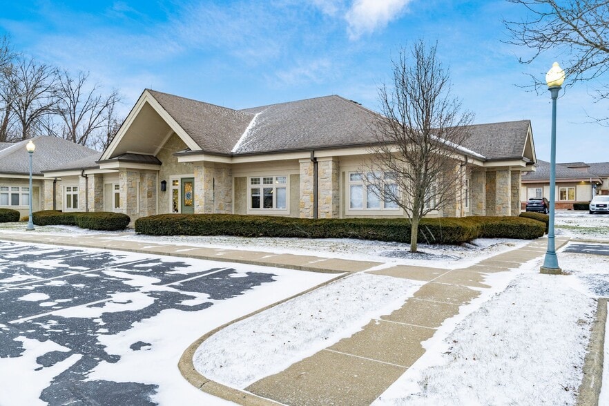 More Photos Of 440 Beecher Rd, Columbus Medical For Lease