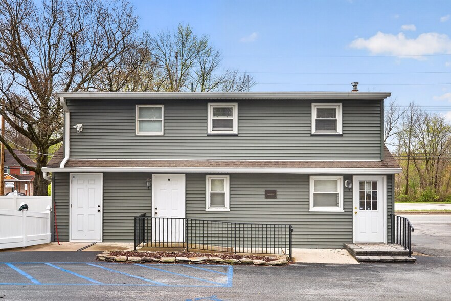 More Photos Of 187 Breakneck Rd, Highland Lakes Storefront Retail Residential For Sale