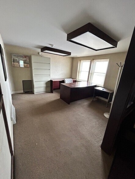 More Photos Of 519 E Genesee St, Fayetteville Office For Sale