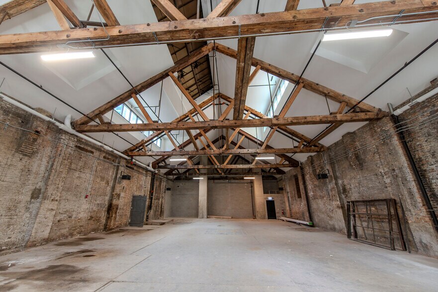 More Photos Of 210-212 N Aberdeen St, Chicago Apartments For Lease