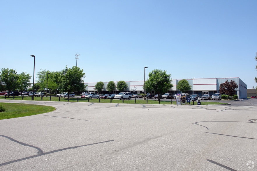 Primary Photo Of 9386 Castlegate Dr, Indianapolis Flex For Lease