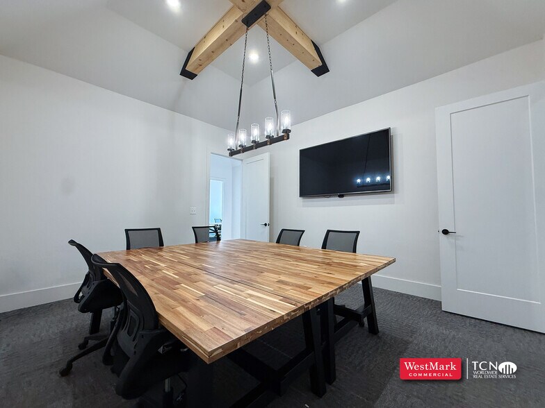 More Photos Of 13912 Indiana Ave, Lubbock Office For Lease