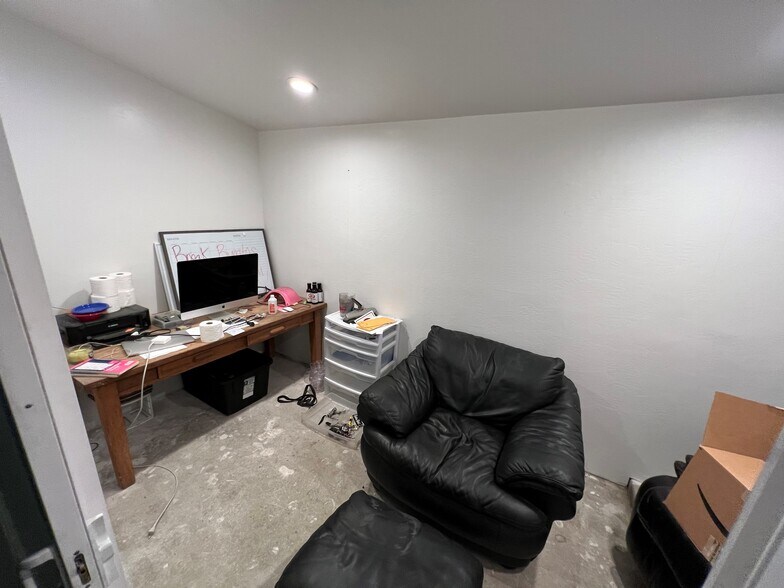 More Photos Of 5020 19 1/2 Ave, Riverdale Restaurant For Sale