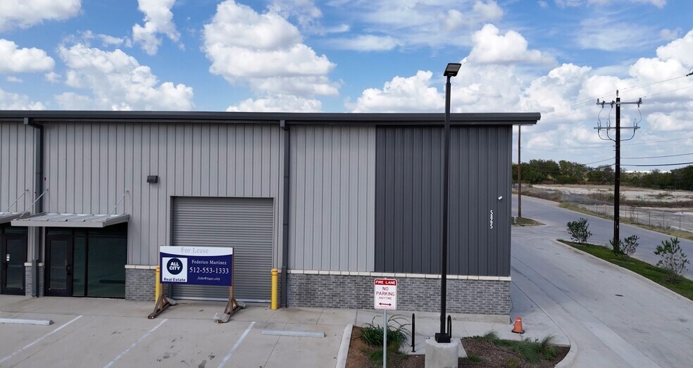 More Photos Of 5865 Houston St, San Antonio Distribution For Lease