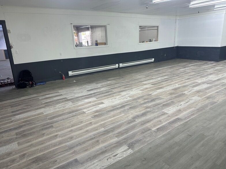 More Photos Of 85 Wagaraw Rd, Hawthorne Manufacturing For Lease