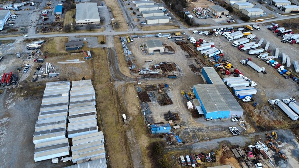 More Photos Of 378-382 Sandhill Rd, La Vergne Manufacturing For Lease