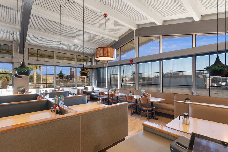 More Photos Of 4860 Boulder Hwy, Las Vegas Restaurant For Lease