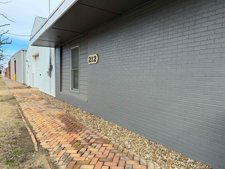 More Photos Of 212 N 3rd St, Salina Warehouse For Sale
