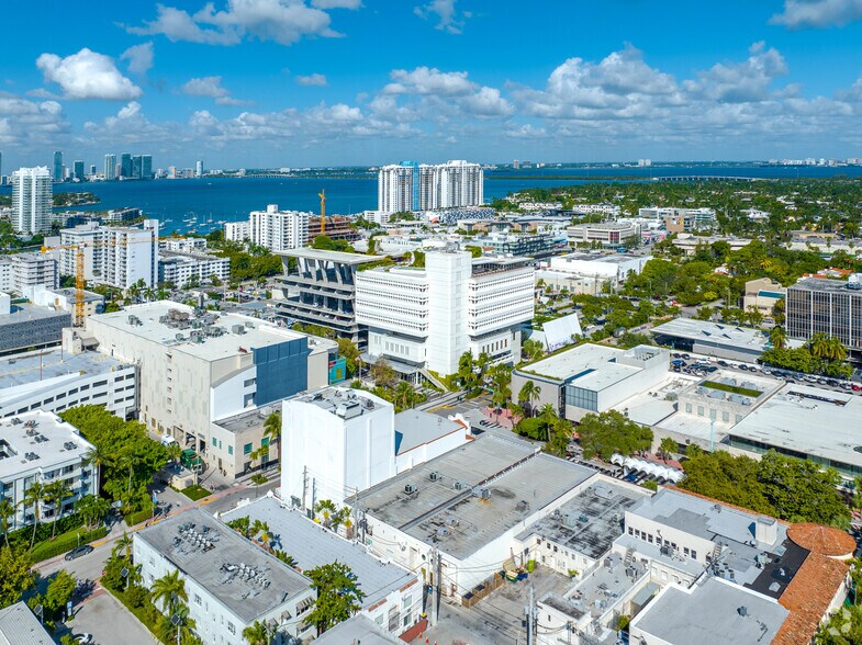 More Photos Of 1111 Lincoln Rd, Miami Beach Office For Lease