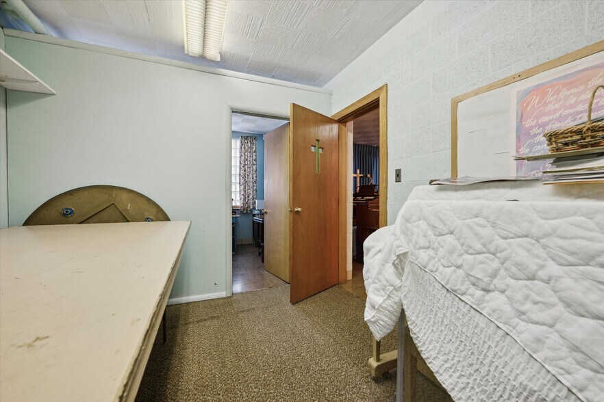 More Photos Of 725 Navarre Ave, Toledo Religious Facility For Sale