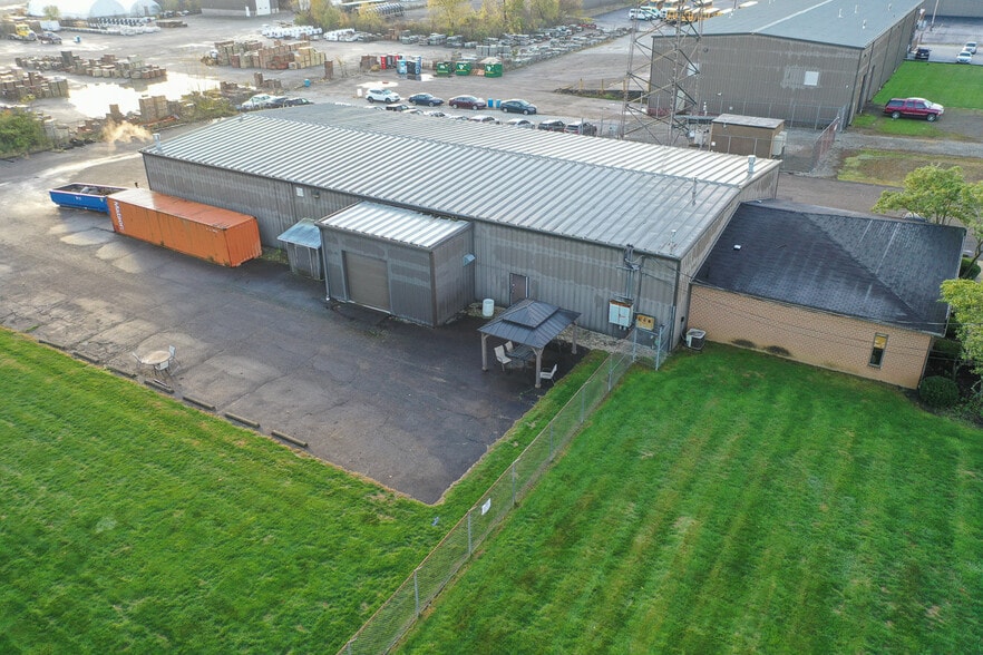 More Photos Of 3822 Victory Ave, Louisville Warehouse For Lease