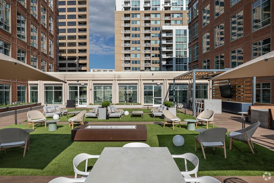 More Photos Of 2777 Crystal Dr, Arlington Unknown For Lease