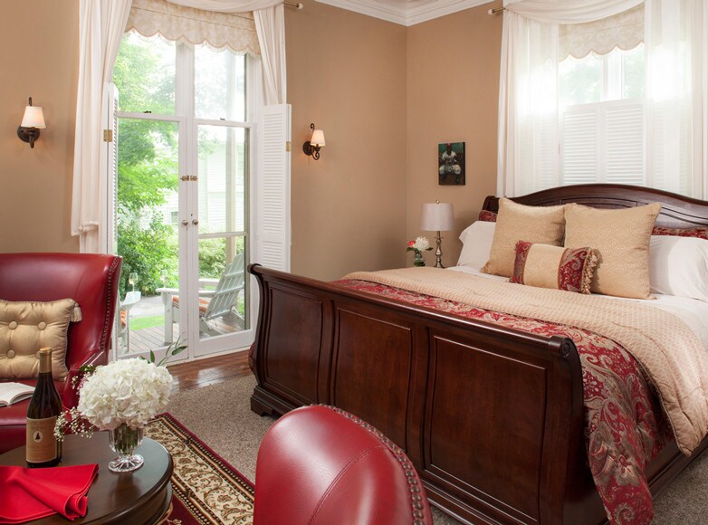 More Photos Of 64 Chestnut St, Cooperstown Hotel For Sale
