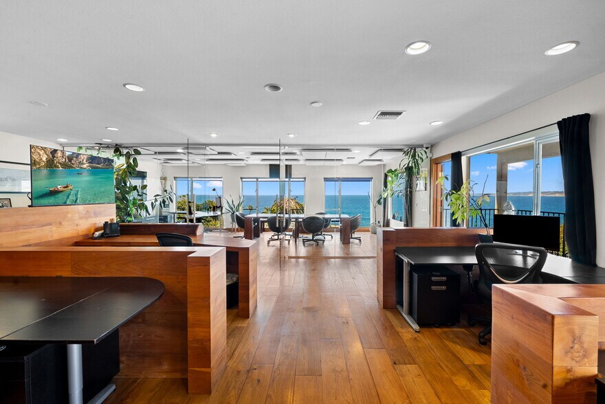 More Photos Of 1218-1224 Prospect St, La Jolla Office For Lease