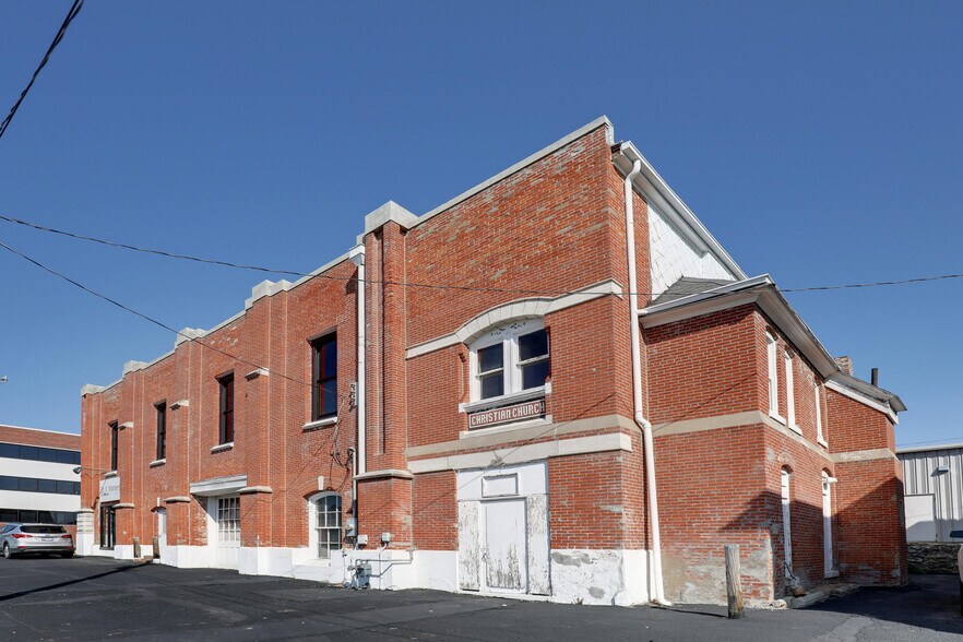 More Photos Of 900 Broadway St, Quincy Flex For Sale