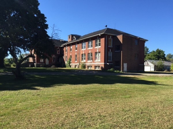 More Photos Of 2940 Cambria Rd, Hillsdale Apartments For Sale