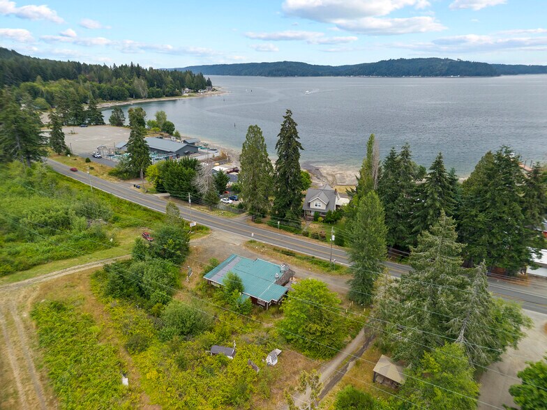 More Photos Of 21391 N US Highway 101, Shelton General Retail For Sale