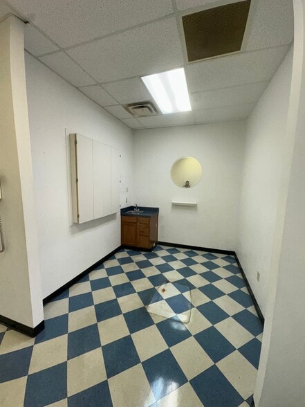 More Photos Of 493 N Front St, Memphis Office For Lease