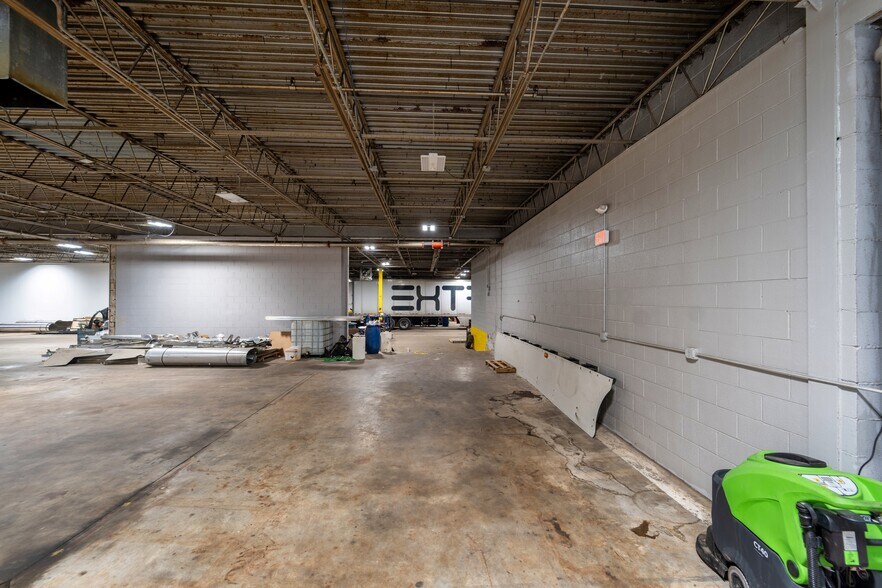 More Photos Of 255 E 167th St, Harvey Distribution For Lease
