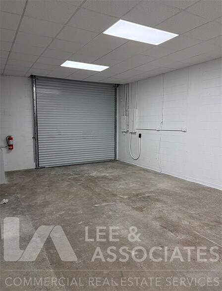 More Photos Of 1821 Tallokas Ave, Orlando Warehouse For Lease