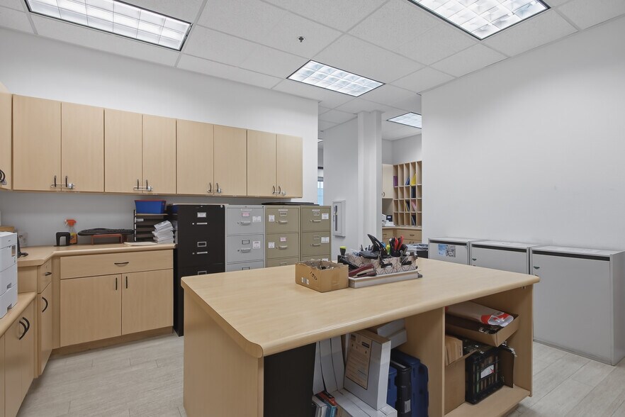 More Photos Of 10151 Park Run Dr, Las Vegas Office For Sale
