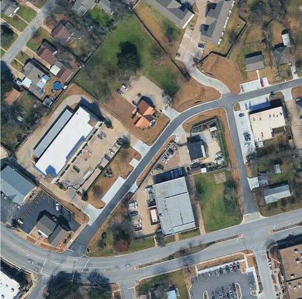 More Photos Of 116 N Dobson St, Burleson Office For Lease
