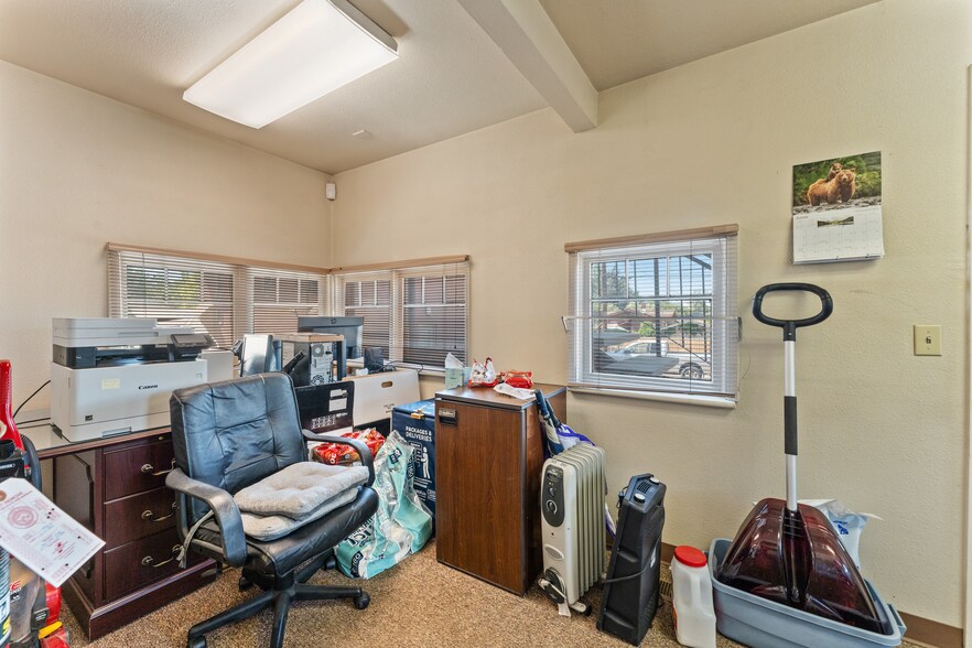 More Photos Of 235 W Pueblo St, Reno Research And Development For Lease