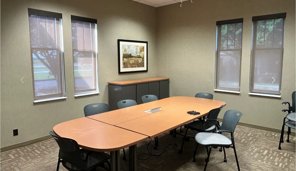 More Photos Of 5572 Russellville Rd, Bowling Green Office For Sale