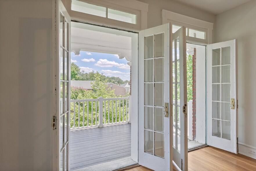 More Photos Of 2400 Barton Ave, Richmond Apartments For Sale