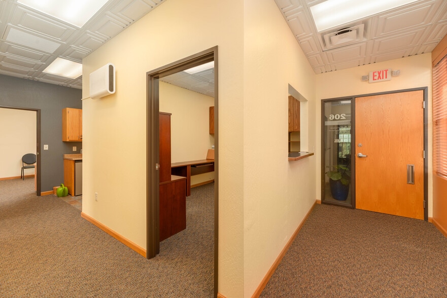 More Photos Of 1600 W University Ave, Flagstaff Medical For Sale