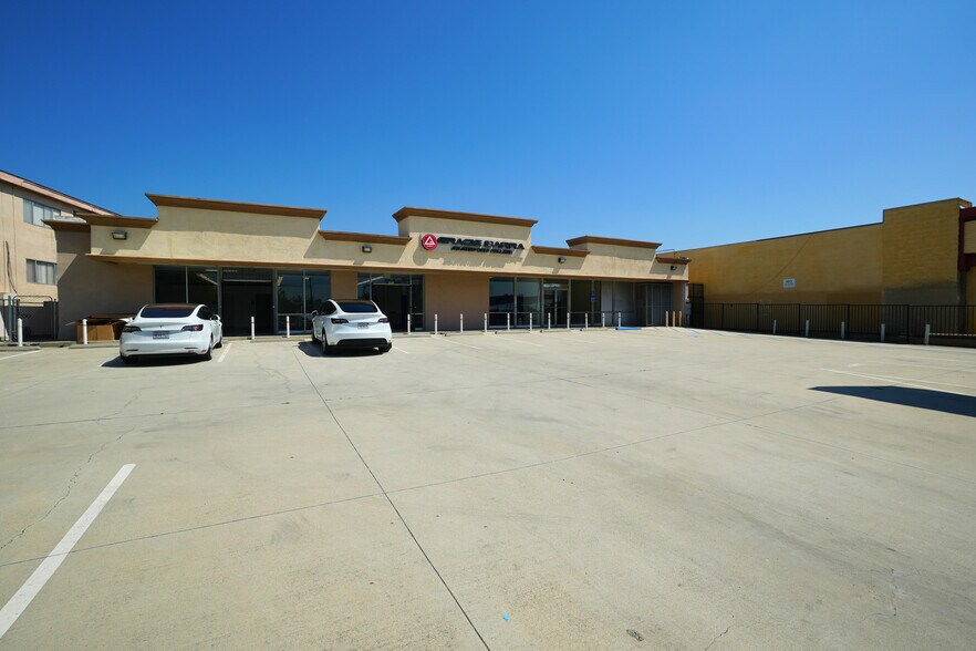 More Photos Of 8951-8955 Duarte Rd, San Gabriel Freestanding For Lease