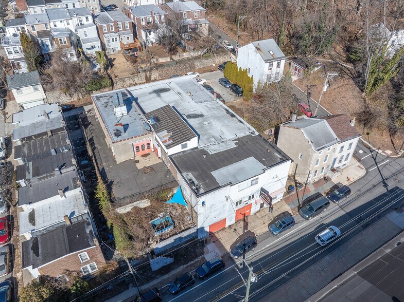 More Photos Of 230 Leverington Ave, Philadelphia Auto Repair For Sale