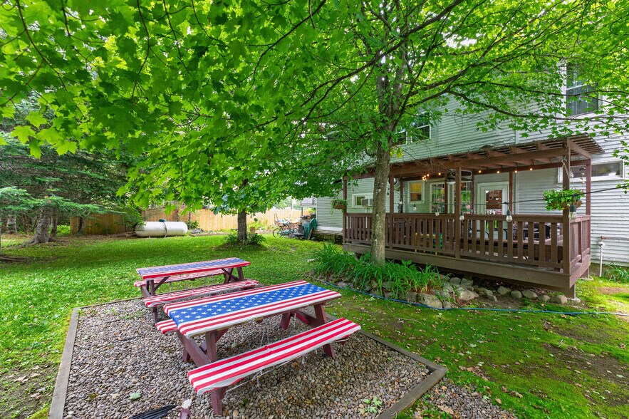 More Photos Of 899 E Shore Dr, Adirondack Storefront Retail Residential For Sale