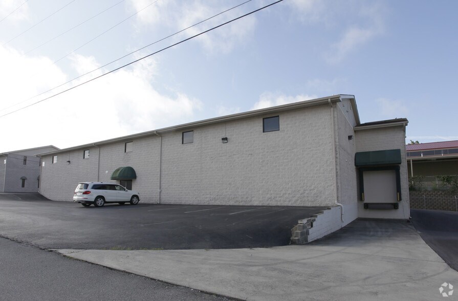 More Photos Of 105 Kwickway Ln, Johnson City Light Manufacturing For Lease