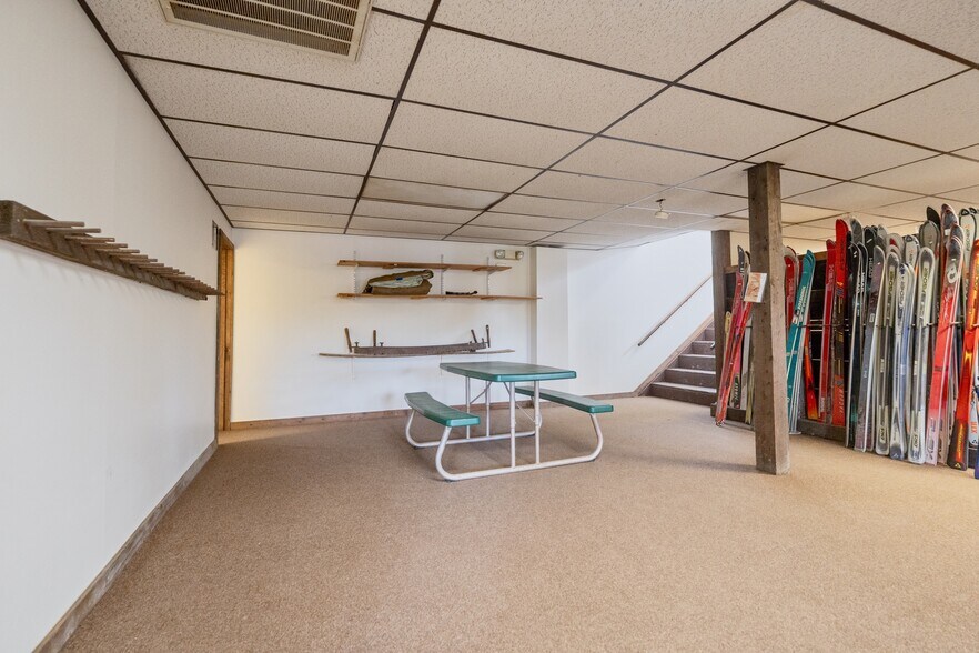 More Photos Of 167 Hill Rd, Kingston Sports And Entertainment For Sale