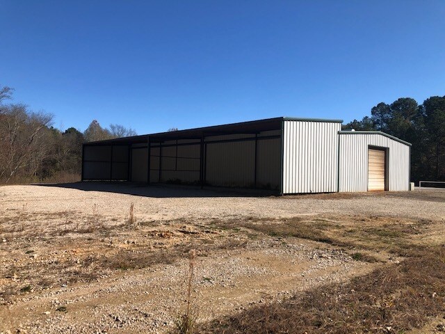 More Photos Of 930 W Johnson St, Tatum Light Manufacturing For Lease