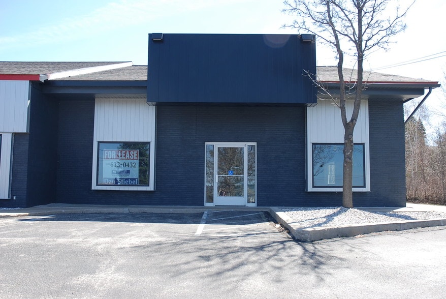 More Photos Of 5700 N US-31 Hwy, Acme Freestanding For Lease