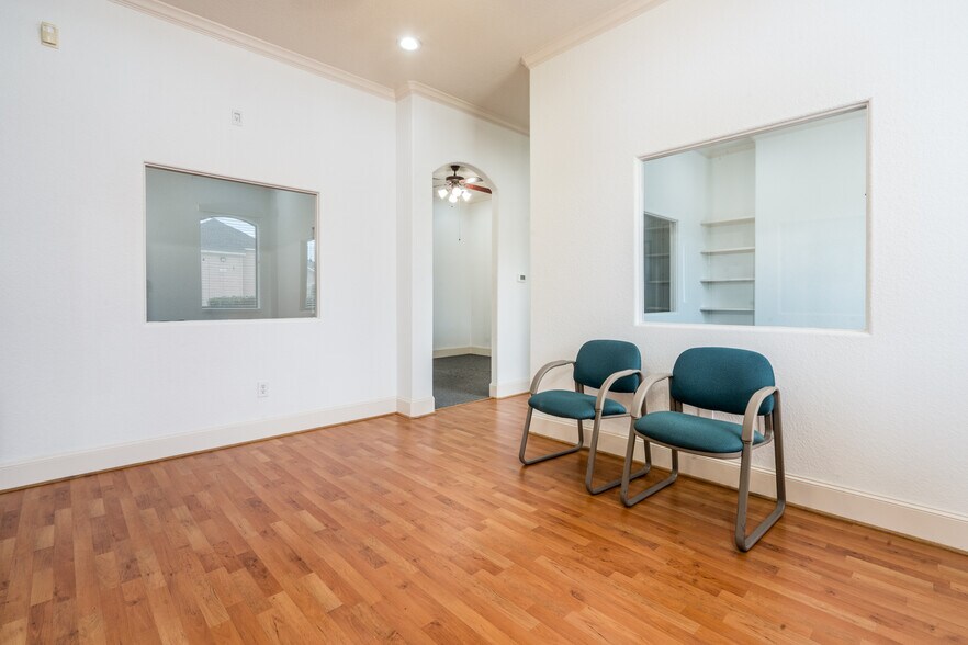 More Photos Of 5511 Louetta Rd, Spring Office Residential For Sale